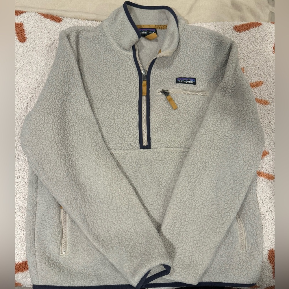 Patagonia Light Gray Fleece Jacket
